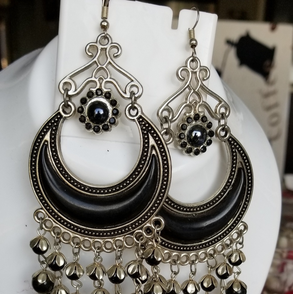 Jewellery - Picture 2 of 4